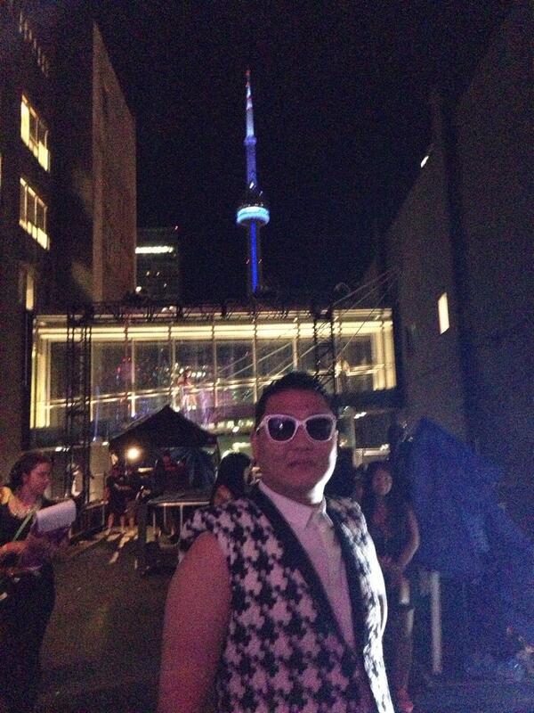 about to go on stage for the big #MMVA finale~!