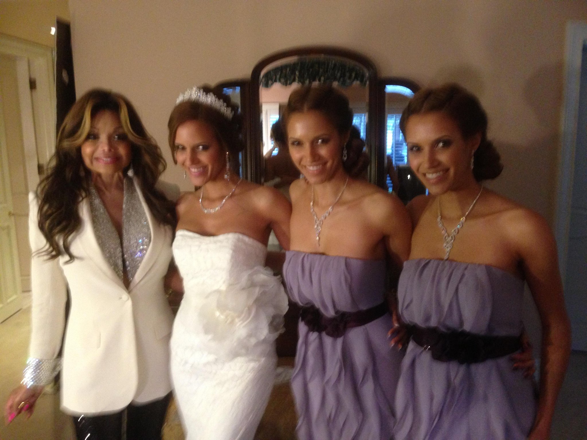 La famiglia Jackson si riunisce per il matrimonio di Taj BM84zf3CQAA1oZp