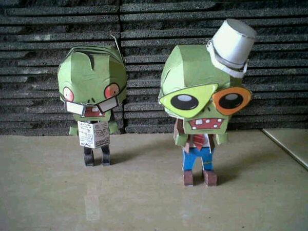 Hehe. Keren. RT <a href="/Whan74x/">fldsmdfr</a>: perikertas zombie peliharaan ku nagih korban nih min :')))