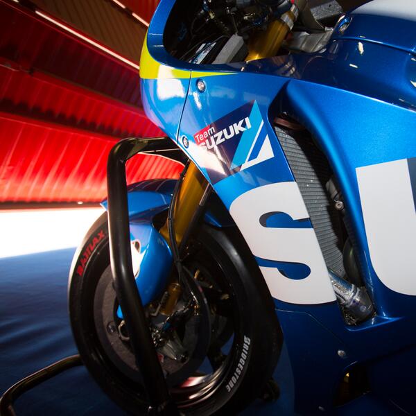 MotoGP's tweet photo. Preparing themselves for 2015 Suzuki are testing alongside the majority of the #MotoGP grid at Barcelona today. http://t.co/6ZZQxfdyU3