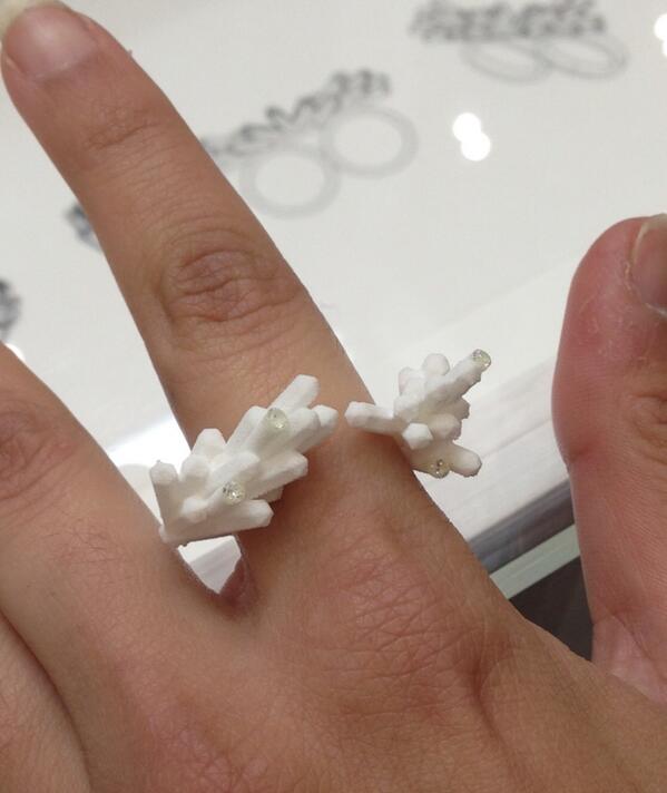 SolidContracts's tweet image. Awesome 3D Printed #Jewellery designed by Ban in @SolidWorks - on show at Manchester School of Art
