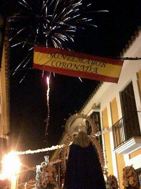 2/4 Calle Iglesias engalanada para la Procesión de Nuestra titular por el Grupo Joven, el último Sábado de Mayo ...