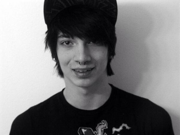 smythethan's tweet photo. Hey ;) http://t.co/cuAIvGgbix