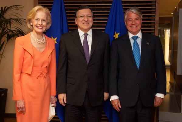 dfat's tweet image. Photo MT: ‏@BarrosoEU w/ #QuentinBryce, GG #Australia &amp;amp; Alistair Walton, Pdt of European Australian Business Council