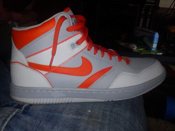 ryan_morris44's tweet photo. My new shoes http://t.co/HUAtA9Y6P2