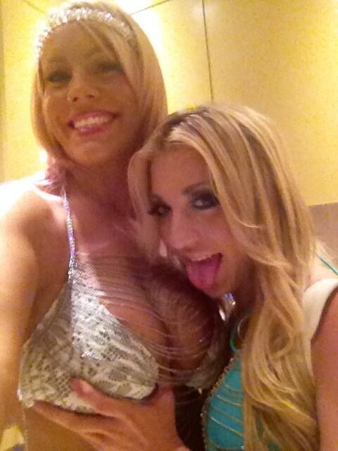 Photos of my fav blonde http://t.co/sCyLJpMHo0