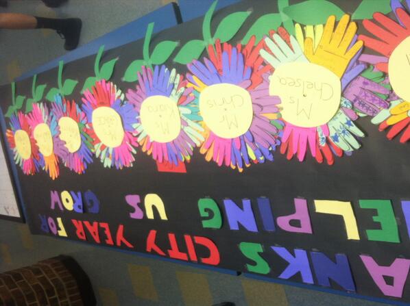 CY_LakeKnights's tweet photo. Students and teachers showing Lake Team some love. "Thanks for helping us Grow" http://t.co/LZz26RrONM