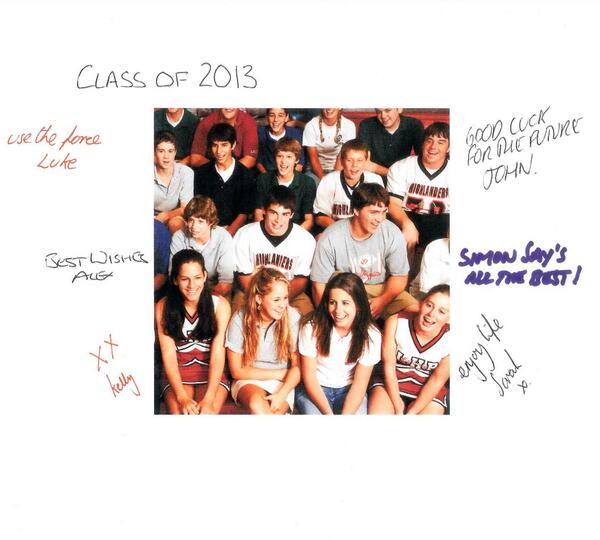 createyourbook's tweet image. make an End of Term YEAR BOOK, Each Pupil has A4 page to write about themselves, then Sign a class photo, DM us