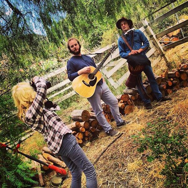 MalibuPRGal's tweet photo. Shooting in Decker Canyon ( Malibu ) with @TheDeltaz, @gregmetro and @MalibuLifeMag photog Stephanie Pick http://t.co/l2iShzWbym