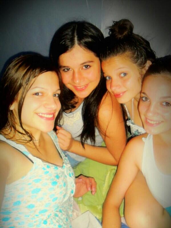 Beelieveeeeee's tweet photo. Las amo ! (: http://t.co/cvyHgl4ugV