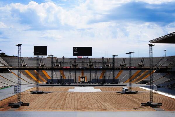 Falten dos dies! #Muse Montjuic's getting ready!