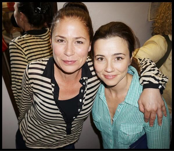 MauraTierneyFan's tweet photo. Cool !!! Maura Tierney and Linda Cardellini !!!RT @ddlovejoy Here you go #ERFANS. If you follow me, more to come. http://t.co/qlBRH6s7iS