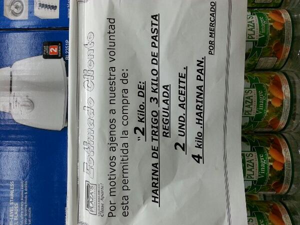 MuriDaCorte's tweet photo. Que vaina tan arrecha.... regulan la cantidad y ni siquiera hay... gracias a los rojos http://t.co/MDixJRQq8H