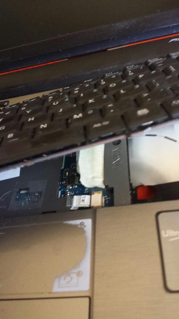 EpTechRepair's tweet image. Peeking under the keyboard of an acer aspire