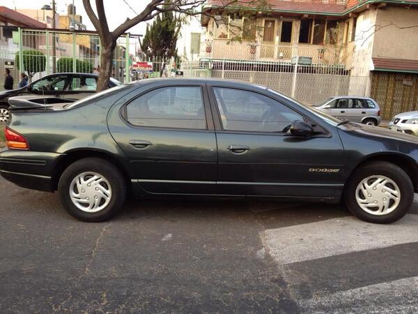 JustBere25's tweet photo. Ayúdenme con un RT necesito vender mi auto.   Stratus 2000 todo pagado @En_laDelValle @VertizNarvarte @NapolesDf http://t.co/NDE24QqOeg
