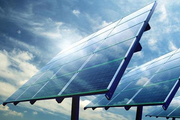 SEIA's tweet photo. #Arizona is among states pushing #solar demand to record levels: http://t.co/7aNFMQdjNT via @phxbizjournal http://t.co/hJ06oNPKiv