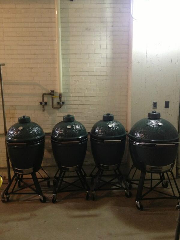 NDSUBBQ's tweet photo. One Big Green Happy family http://t.co/f1Bc1wkdaI