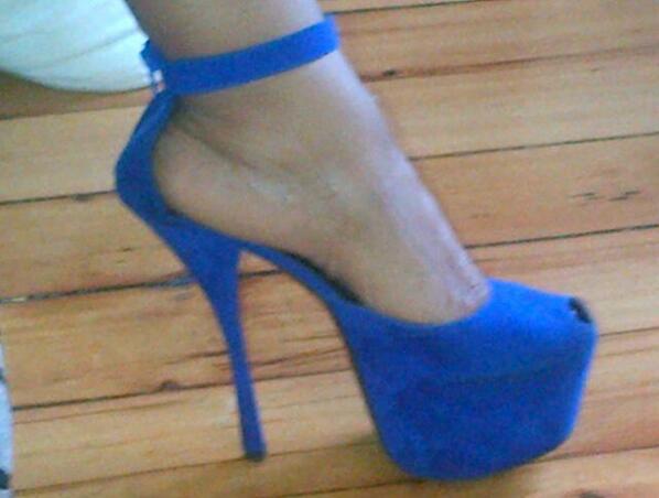 TekniqueAgency's tweet image. Now this blue peep toe number...yesssss #promnight2013