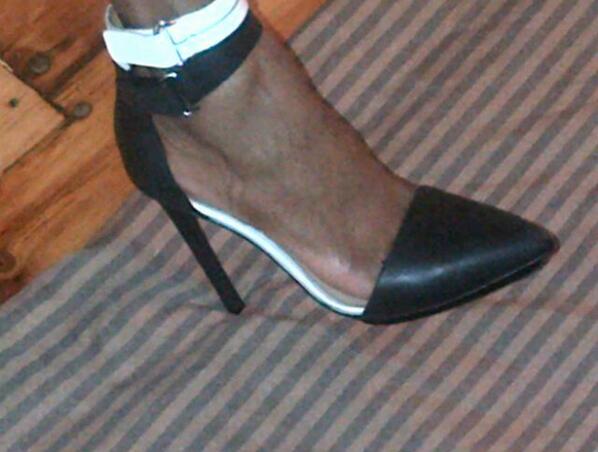 TekniqueAgency's tweet image. Bringing in the rear are these Black and White L.A.M.B jewels! Now the impt stuff is done, bk 2 work! #promnight2013