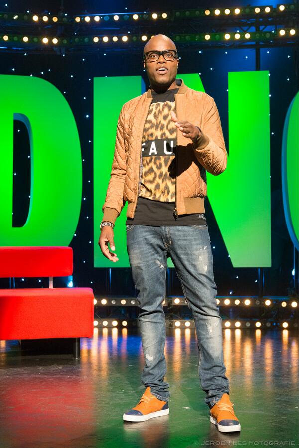 BackToBackPR's tweet image. Did you see the DINO show last sunday? We spotted Jandino wearing KOMONO! Photo Credits by Jeroen van Les.