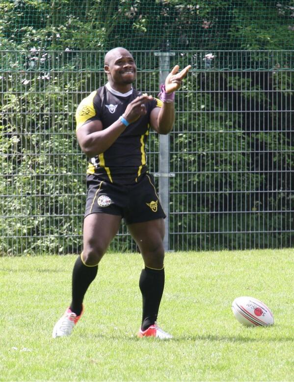 SusiesSevens's tweet photo. @JoeAjuwa Showing some funky guns @SevensAmsterdam #GDBS http://t.co/mwTZtPcrnK