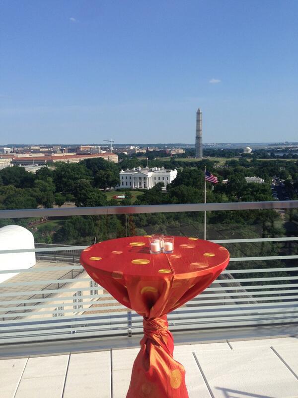 CorcoranCaterer's tweet photo. Beautiful rooftop view of the #whitehouse tonight!!! http://t.co/cNv6KfN1Lo