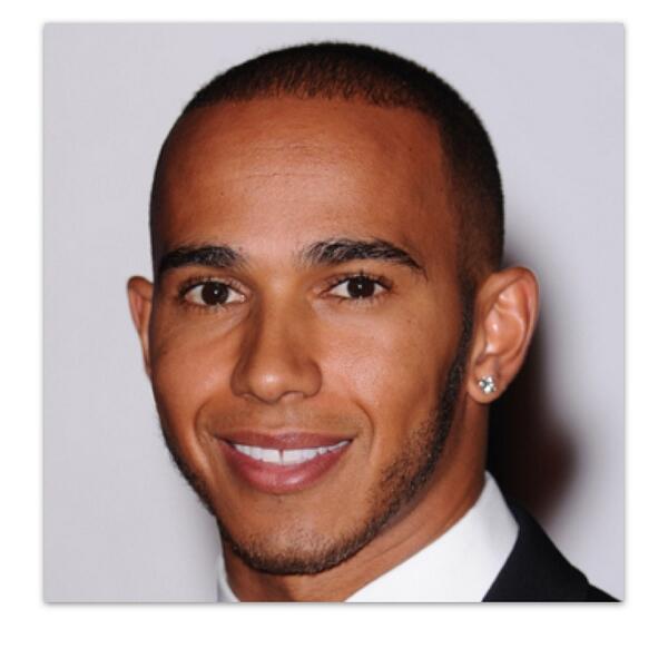 JulesEyes's tweet photo. Can anyone help?! Who is this celeb? #bigcelebquiz http://t.co/WAcIUuqIzz http://t.co/cyP7C1a959