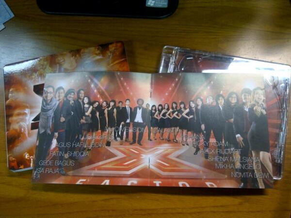 SHENAtion_FC's tweet photo. Siapa yang sudah punya #XFactorIDAlbum hayooo keren nih. Beli yak! http://t.co/RyZszuESti
