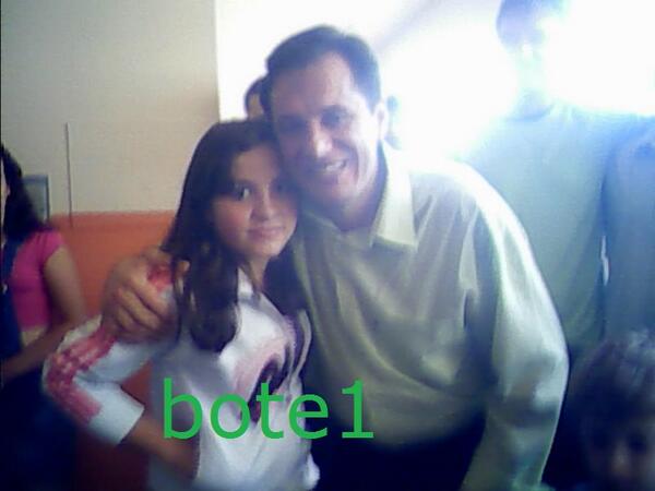 JessicaMaria_'s tweet photo. EU E O PIRI NAS ANTIGA http://t.co/ItKTBgnL3F