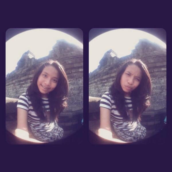 beatriceamanda's tweet photo. Borobudur Yeay http://t.co/A0JGQwZQAZ