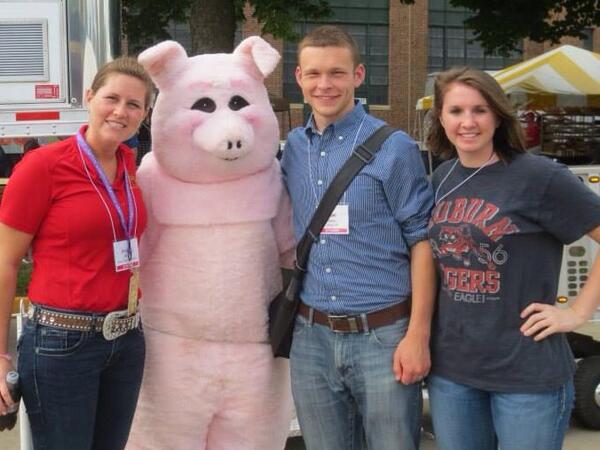 SwineMed's tweet photo. SMEC interns enjoying the World Pork Expo in Des Moines. http://t.co/Rts2whKuql