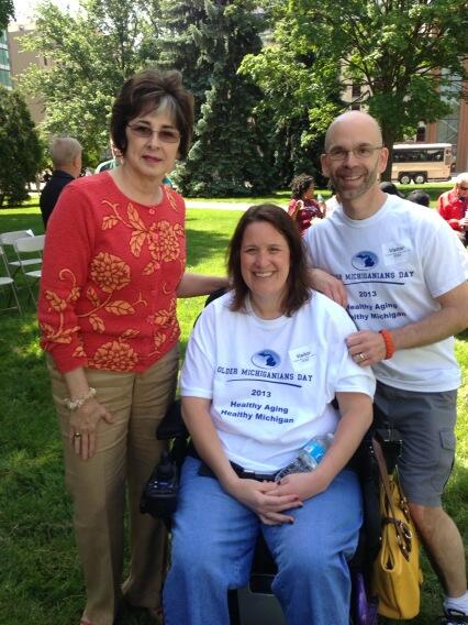 DanJenDig's tweet image. How awesome that our State Sen. Judy Emmons worked her way through the crowd to see US as we #advocated in Lansing!