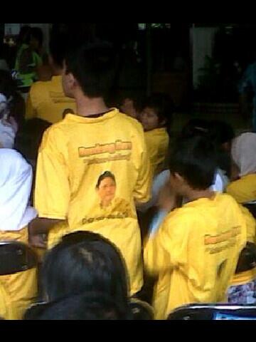 panwasluBDG's tweet photo. Mohon kpd cawalkot no.6 @MQIswara utk melayangkan surat penjelasan&amp;klarifikasi kpd KPUD ttg temuan pelanggaran ini : http://t.co/HaADPby0ky