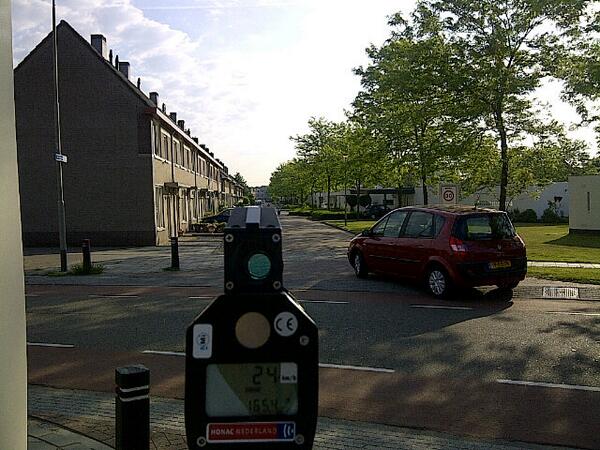 RC: lasercontrole Penningkruid op verzoek bewoners. Een zonnige en rustige verkeersochtend daar :) #wijkteamvenray