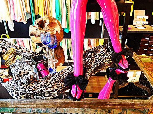 ITHaarlem's tweet image. Het is tijd voor slippertjes!! Hoe leuk zijn deze? We love IT.!