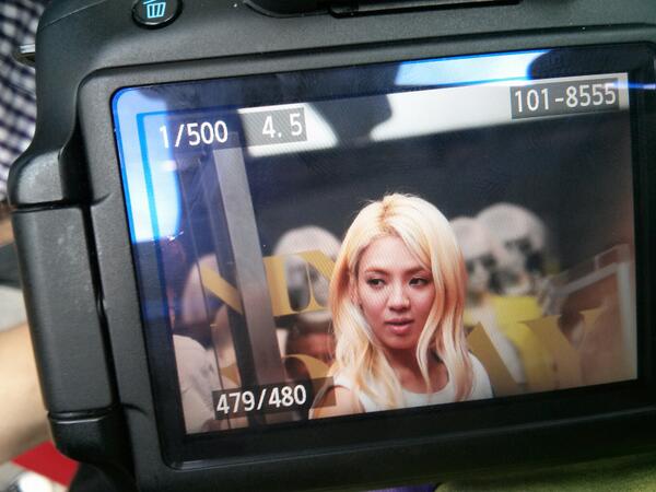 [PIC][06-06-2013]HyoYeon khởi hành đi Hồng Kông để tham dự Lễ khai trương cửa hàng "Topshop" chi nhánh ở Hồng Kông BMEIa1nCcAAHnWH