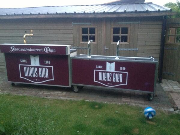 Gister zijn alle barren in orde gemaakt voor ze evenementen! We krijgen er zin in met de weer #Oijens #bier #zon