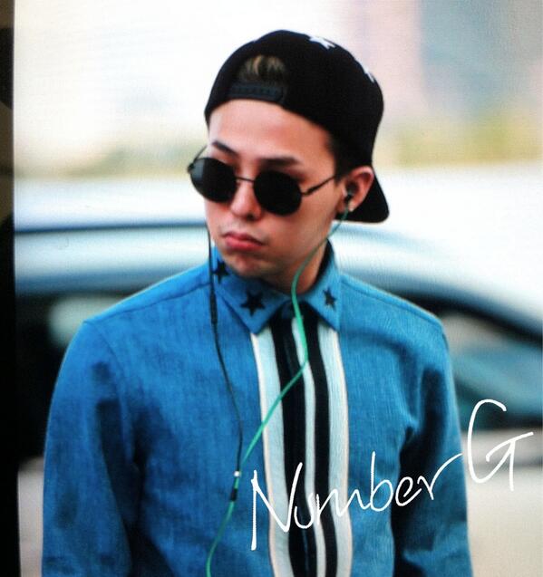 Number_GGG's tweet photo. 130606 지용아! @IBGDRGN 태국도 화이팅!! 콘서트 잘해~!! #출국 #GD #지드래곤 #NumberG http://t.co/QQ8qtwPgJ6