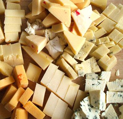 ¡Nos encanta el #queso! Con dulce, salado, como salsa... Hoy lo proponemos de entrante, en nuestra tabla de quesos