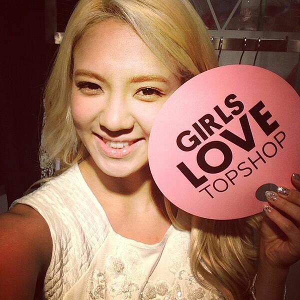 [OTHER][26-11-2013]SELCA MỚI NHẤT CỦA HYOYEON  - Page 24 BMEpMRhCcAERrrz