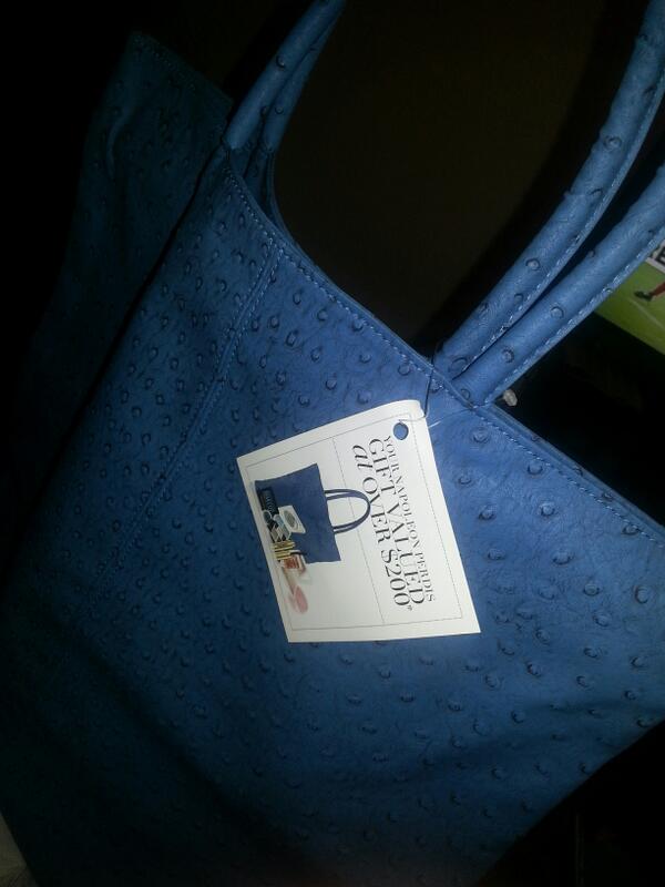 Sez212's tweet image. Get home to find this from my mum. Best Thursday ever! #npforlife @napoleonperdis #willneverchange #perfection