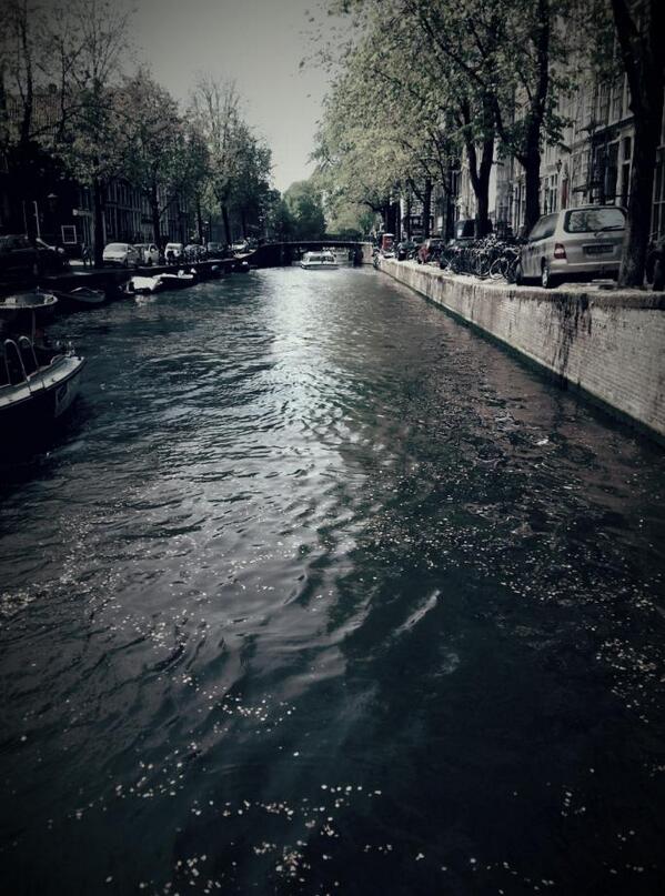 Het ‘nadeel’ van werken aan de grachten…je wil niet meer naar binnen!