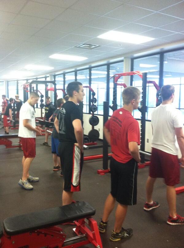 PeakPerfIA's tweet photo. Working out with ADM high school kids this AM! http://t.co/f4MRtLKRtj
