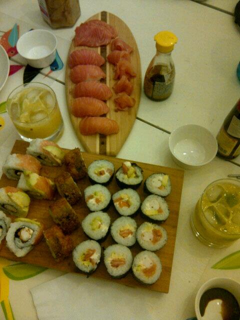 INDIAVALE's tweet photo. @tbCocineros ayer comidita especial by toto!! Hasta con caipis. Gracias mamorrrr http://t.co/1GR08obWk8