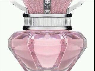 OneDirection_Pa's tweet photo. Pueda que la botella sea más o menos así http://t.co/txvIWgnZnH