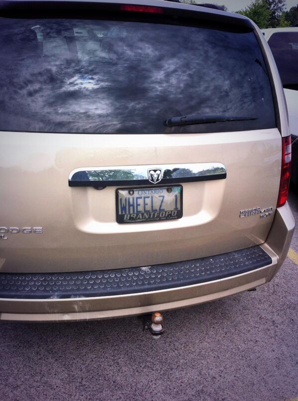 HdchProbs's tweet photo. Whose car is this? #hdchprobs #wheelz http://t.co/yqpS5Xiq2k
