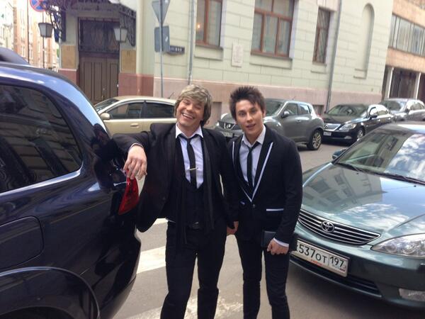 Politov_Nana's tweet photo. Выезжаем в Британское посольство на прием по случаю ДР Бари и Королевы
#Alibasov_Bari #NaNax #NaNa #Politov #НаНа http://t.co/PezvOs4whN