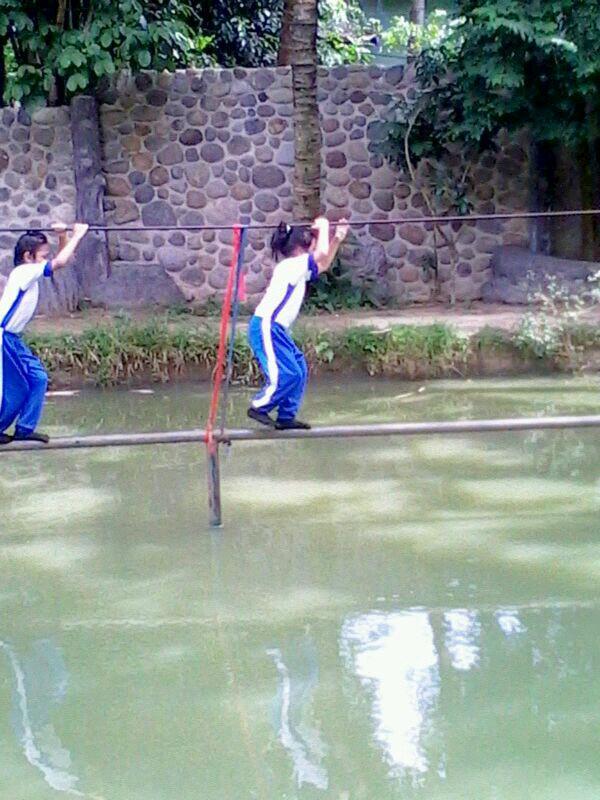 putri_windha's tweet image. #latepost #outbond #ciseeng #bogor