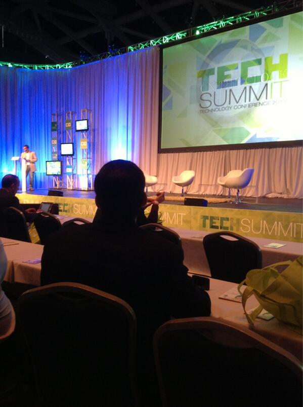 PTV en el <a href="/techsummitpr/">Tech Summit</a> Hackathon.