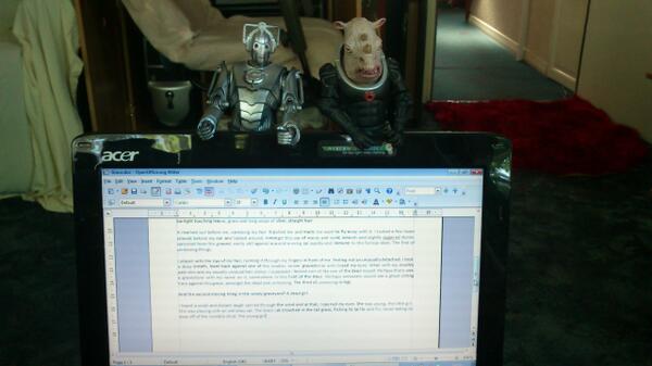 shellbeefly's tweet image. Cyberman and Jadoon here to give me some encouragement! 

#doctorwho  #writing